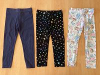 3 dünne Mädchen Leggins Größe 98/104 Benetton H&M Elsa Eiskönigin Hessen - Gießen Vorschau