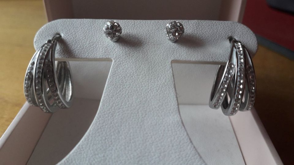 Ohrringe Creolen feines Silber mit Austrian Crystals Set in Bayern -  Ebelsbach | eBay Kleinanzeigen ist jetzt Kleinanzeigen