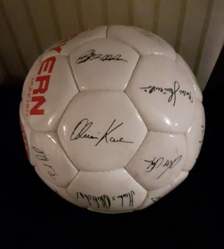 Autogrammball FC Bayern München 1996/1997 limitiert in München