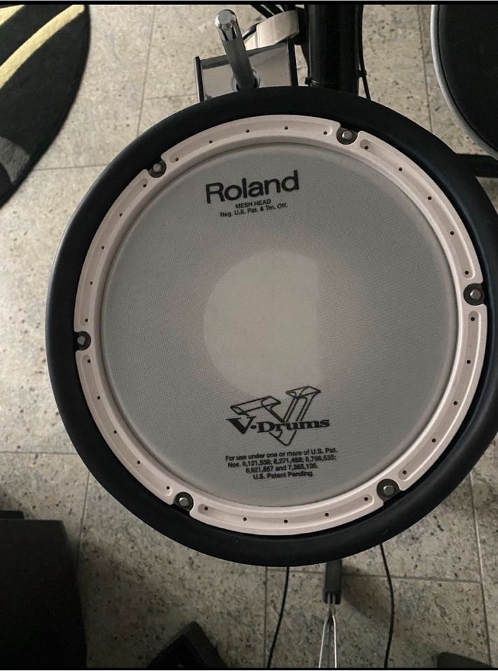 Roland E-Drum / Schlagzeug mit Verstärker in Neckarsulm
