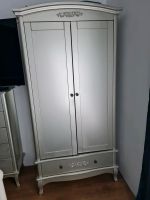 Kleiderschrank Schrank Echtholz wie neu Import aus England Leipzig - Leipzig, Zentrum-Nord Vorschau