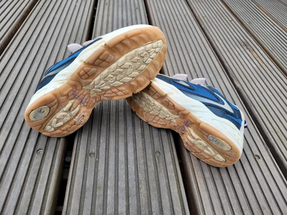 Sportschuhe, Turnschuhe mit Klettverschluss weiß blau Gr. 25 in Zerbst (Anhalt)