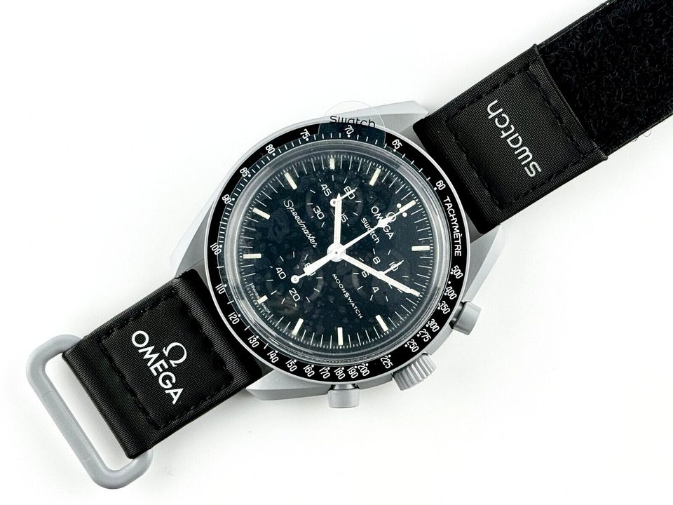 OMEGA Swatch Speedmaster MoonSwatch Mission To The Moon Grau 42mm in Bremen
