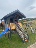 Spielhaus mit Schaukel und Rutsche. Rheinland-Pfalz - Krottelbach Vorschau