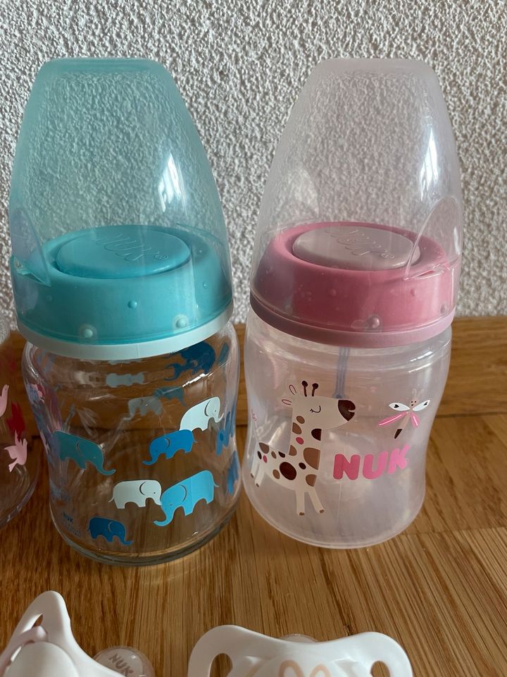 Tolles schönes NUK Baby Flaschen Glasflaschen und Schnuller Set in Ellwangen (Jagst)