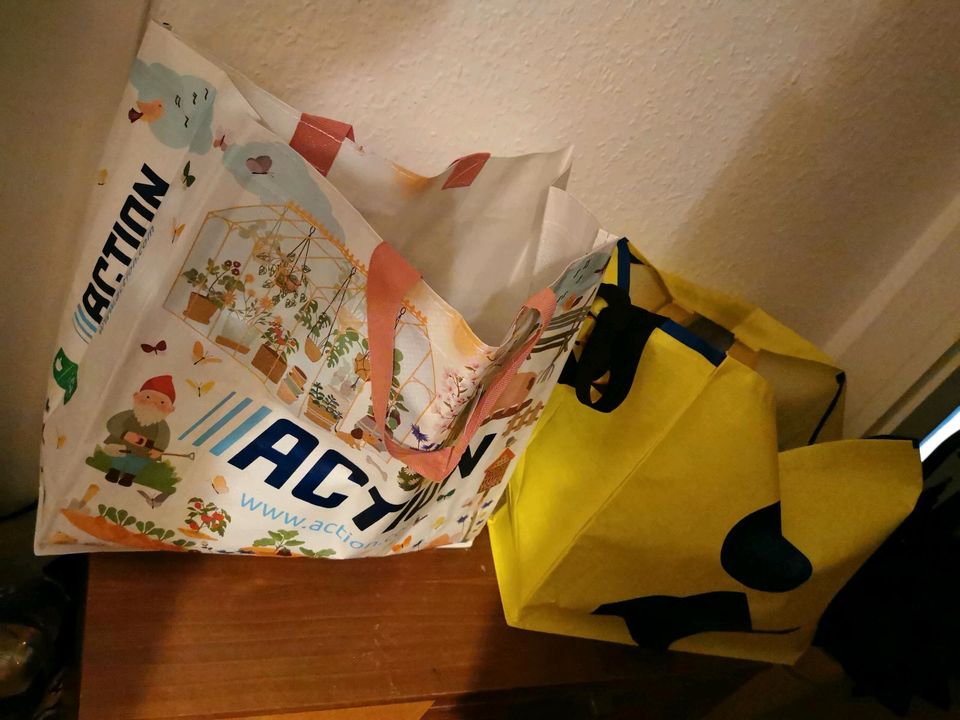 Permanenttragetaschen und IKEA Taschen in Düsseldorf