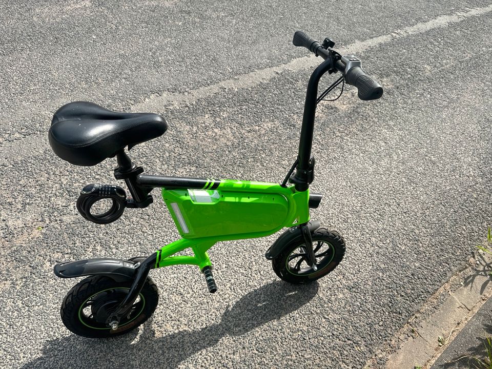 E Skooter ohne Straßenzulassung grün  top in Amorbach