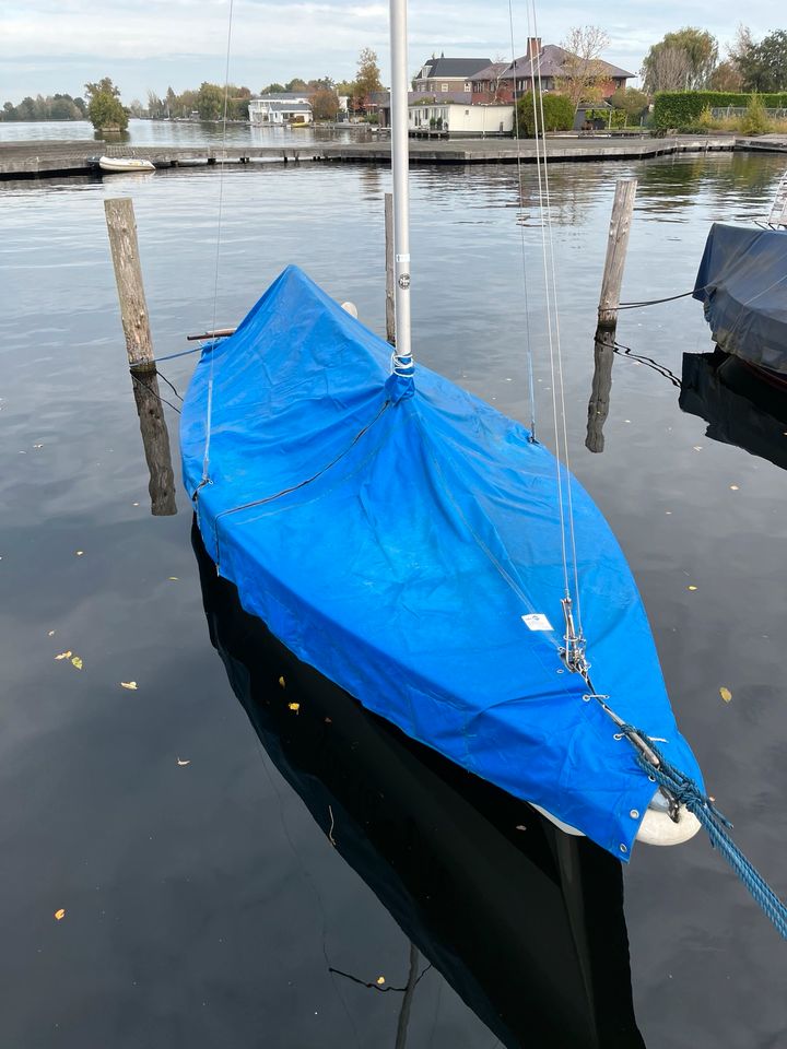 Segelboot mit Motor - große Flying Arrow in Vinkeveen in Düsseldorf