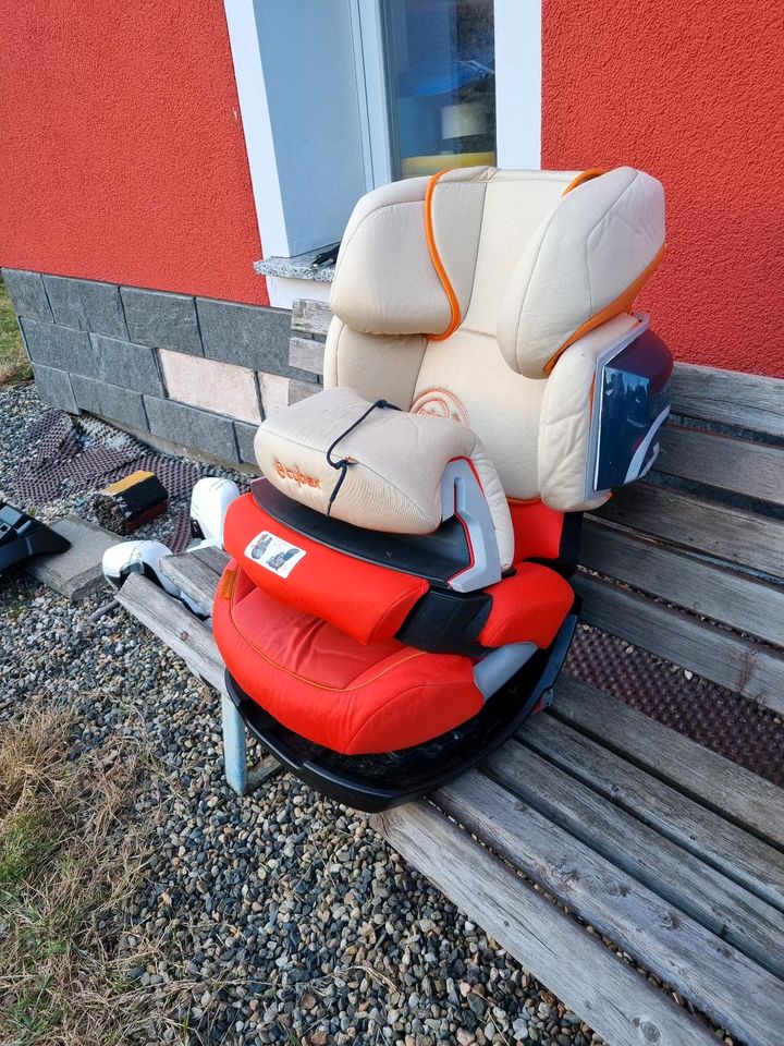 Kindersitz Cybex Solution X2-fix Gruppe 2/3 in Altenberg Sachs