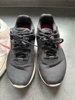 Nike Mädchen Schuhe gr 38,5 Düsseldorf - Eller Vorschau