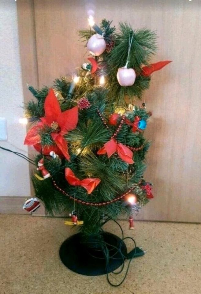 Kleiner Tannenbaum mit 2 Lichterketten & Deko Weihnachten in Minden