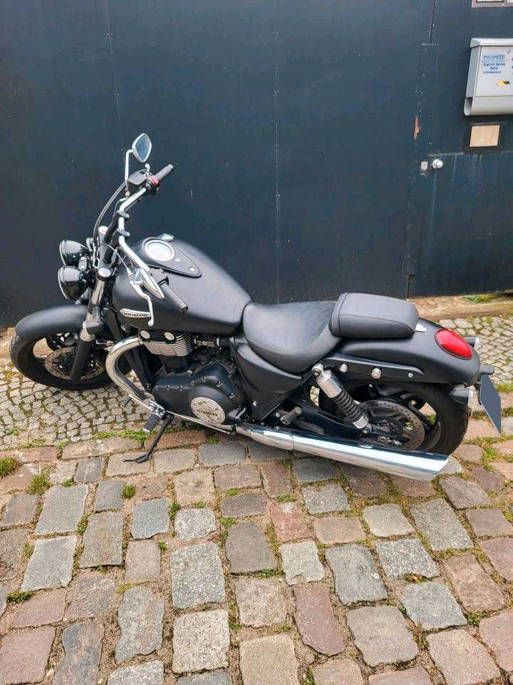 Triumph Thunderbird Storm 2012 - Ihr Traum auf zwei Rädern! in Berlin