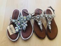 NEU Zehentrenner Sandalen CM Laufsteg München 37 Silber Strass Berlin - Köpenick Vorschau