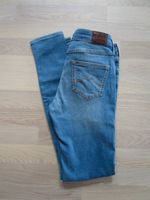 Biete neuwertige Jeans-Hose Mustang Gr. 26/32 Berlin - Spandau Vorschau