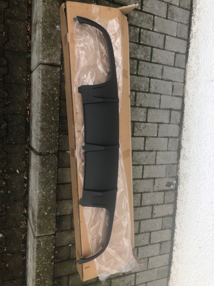 Original AMG Mercedes W204 C204 C63 VORMOPF Diffusor *NEU* in Mühlhausen im Täle