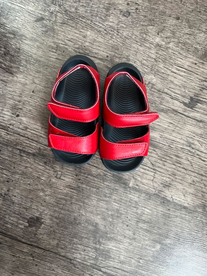 NEU Adidas Baby Sandalen FC Bayern Gr. 19 in Ludwigsburg