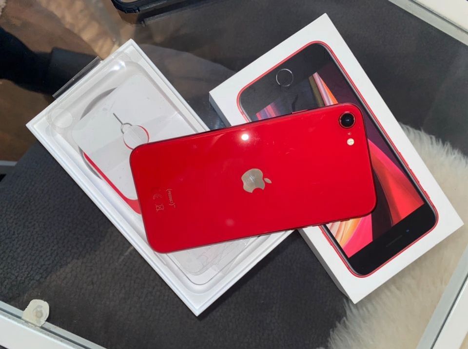 iPhone SE 128GB Product RED top Zustand ohne Kratzer in Welver