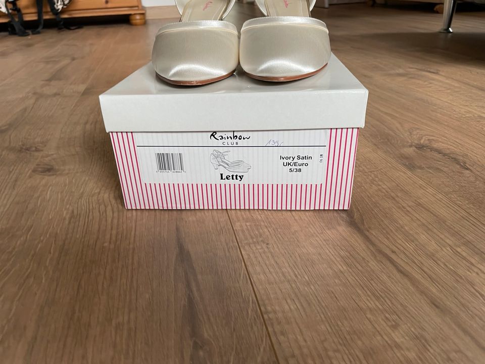 RAINBOW CLUB LETTY Brautschuhe Ivory Satin 5 / 38, Pump, Trichter in Münster