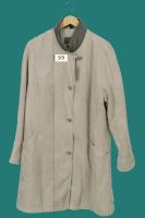 Damenjacke Winter lange Jacke Mantel Gr.46 beige wie neu Bremen - Schwachhausen Vorschau