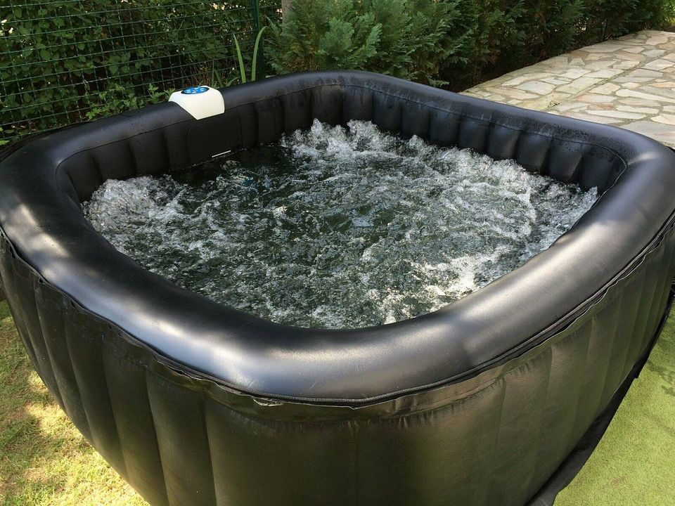 "PREMIUM Square Six" Whirlpool / Hot Tub mieten in Prötzel