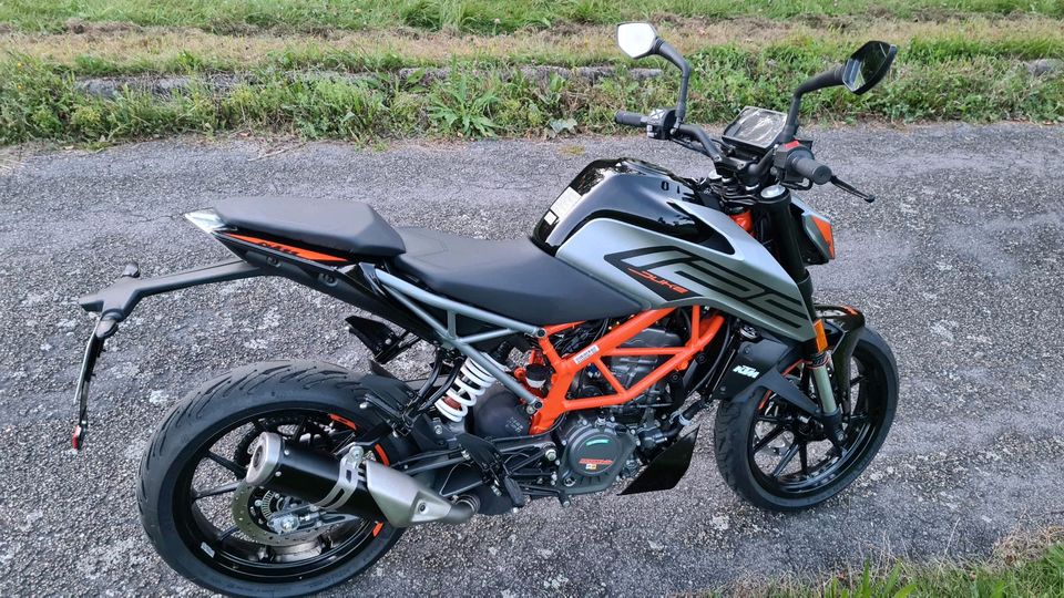 KTM Duke 125 Silver in Gaggenau