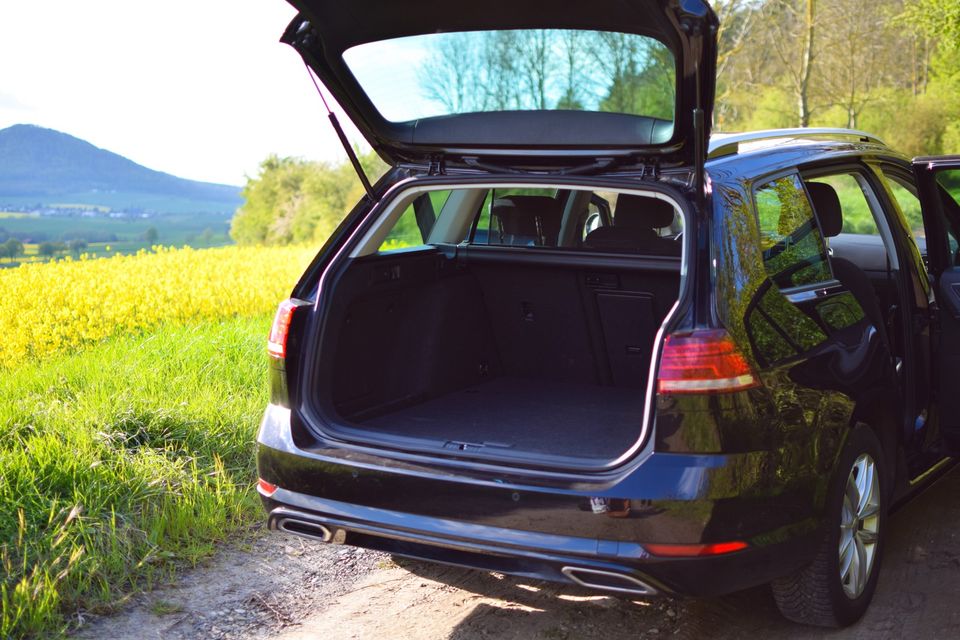 Golf VII 2.0 TDI Comfortline Variant R-Line in Ahnatal