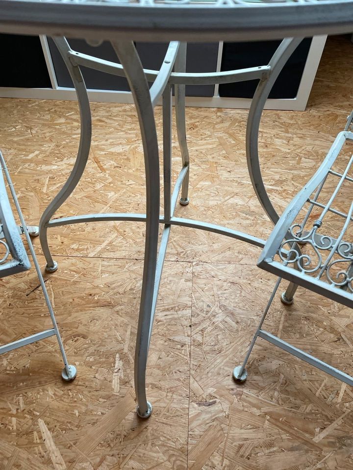 Palazzo Int Tisch 2 Stühle Metall Weiss Vintage Klappbar Neu in Neuerburg Eifel