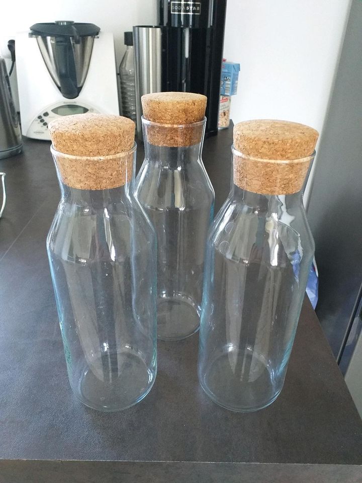 Ikea Flaschen aus Glas / Trinkflasche / Karaffee in Kämpfelbach