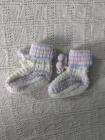 NEU Handgestrickte Babyschuhe Gr. 68 / 16/17 Niedersachsen - Lüneburg Vorschau