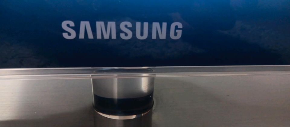 Samsung TV 32 Zoll mit chromecast  Funktioniert einwandfrei  Wie in Berlin