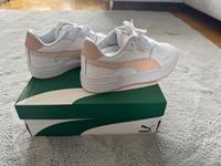 PUMA Sneaker in Weiß Kr. München - Ottobrunn Vorschau