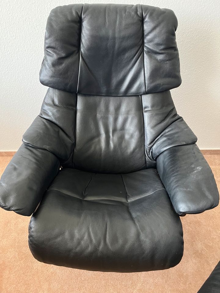 Original Stressless Sessel mit Hocker in Geisenheim