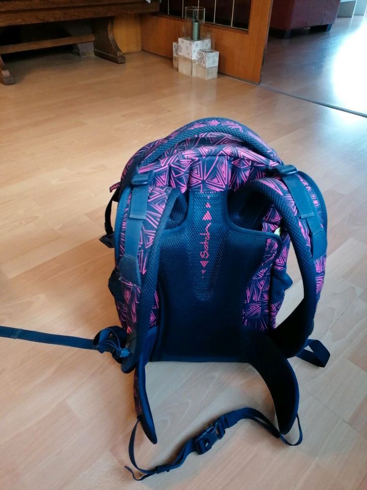 Schulrucksack Satch pink/lila in Steinach Baden