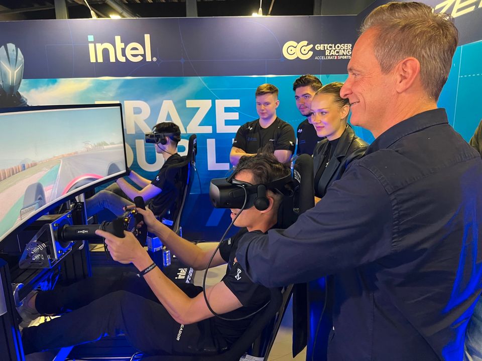 Sim Racing Gutschein für Full Motion Rennsimulator mit VR in Dortmund