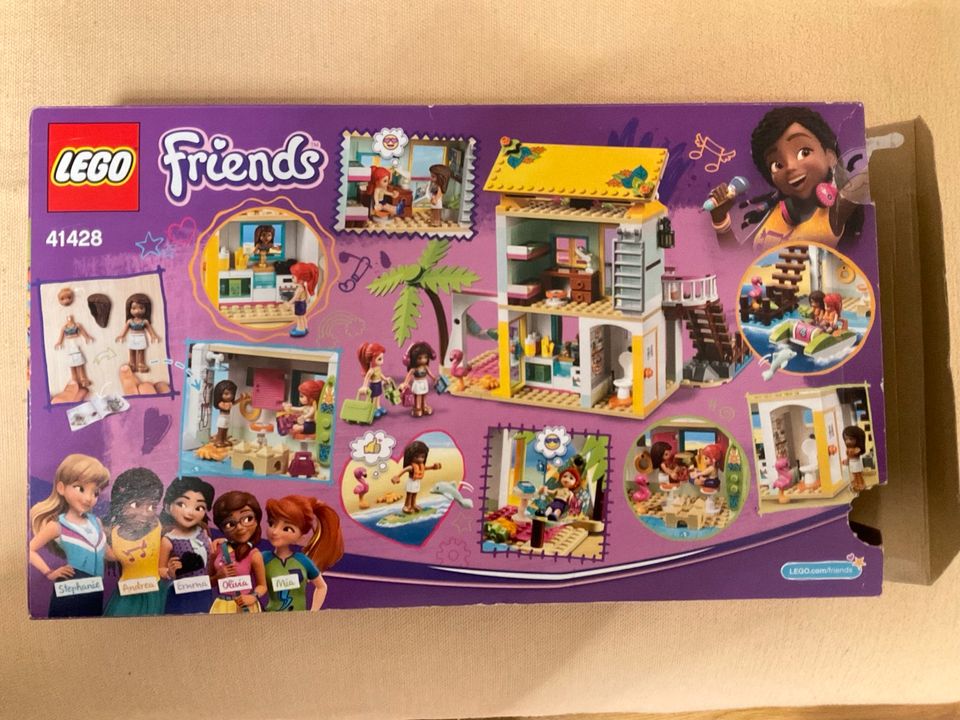 Lego Friends Strandhaus mit Tretboot 41428 in Hamburg