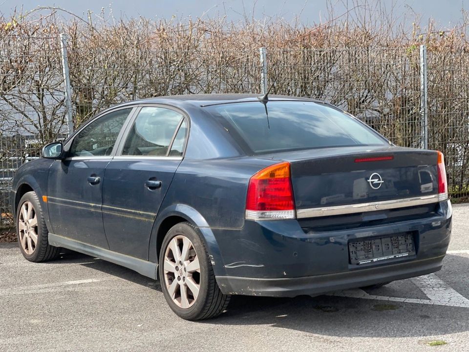 Opel Vectra 2.2 16V Comfort Automatik in Wuppertal