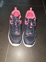 Reebok Hallenschuhe Gr. 35 Nordrhein-Westfalen - Grevenbroich Vorschau