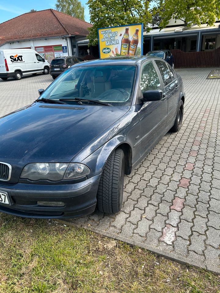 BMW e46 320D in Schkölen