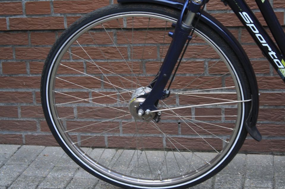 28 Zoll Damen Fahrrad von Sparta in Rhauderfehn