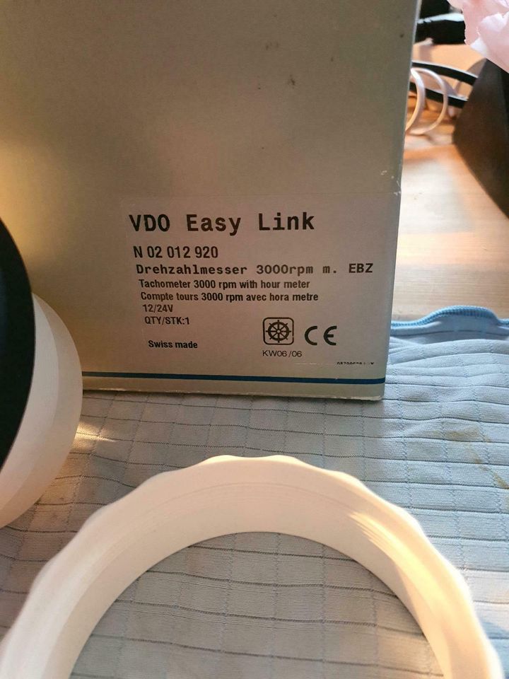 VDO Easy Link Drehzahlmesser 3000rpm mit CAN Bus Anzeige in Damp