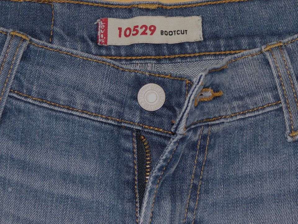 LEVI's 10529 W27 L32 Bootcut Jeans Levis 10 529 Waschung 2358 in Hamburg