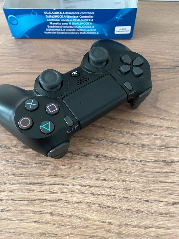 Playstation PS4 Controller Wireless Schwarz in Düsseldorf