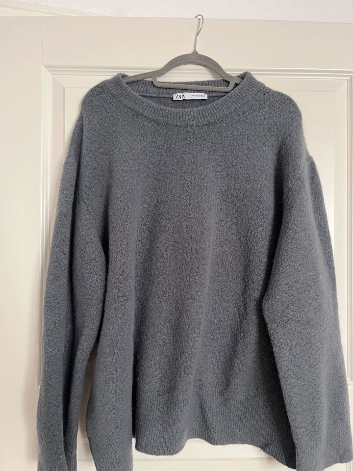 Zara Pullover in Stuttgart