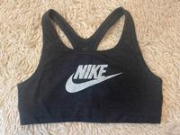 Nike Sport Bustier / BH /Top 156-158  schwarz Hessen - Lampertheim Vorschau