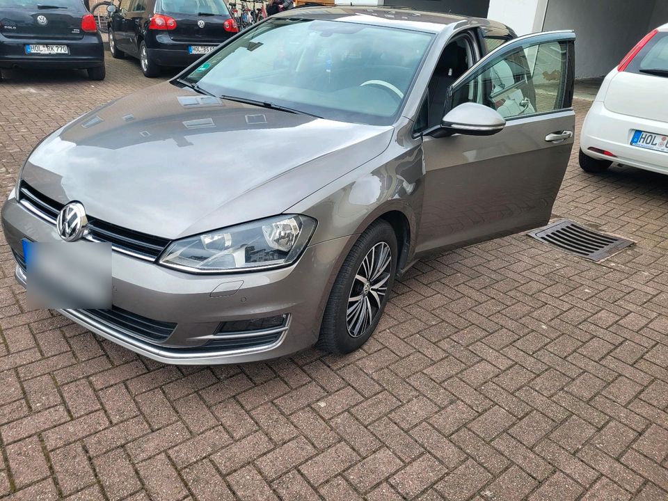 VW Golf 7  2.0TDI Allstar in Holzminden