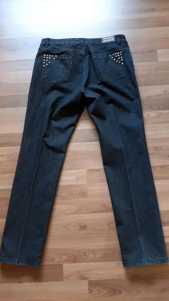 Jeans Hose von Comma Größe 42 grau schwarz in Bischoffen