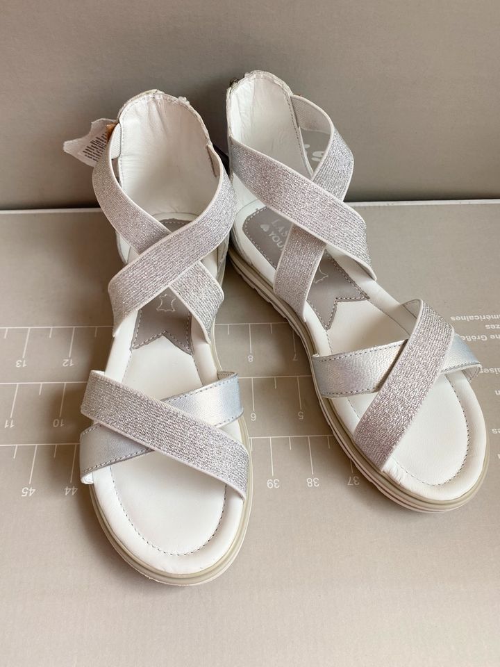 LASOCKI Leder Sandalen Schuhe Gr 33 Mädchen Silber NEU! Stretch in Stadthagen