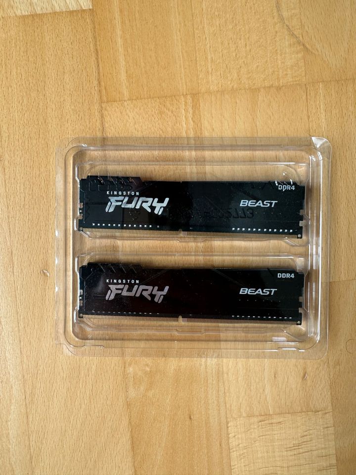 Kingston Fury RAM Sticks 16 GB in Salach