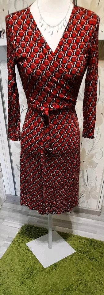 Wunderschönes Kleid Gr.36  w.Neu  rot/ bunt in Erfurt