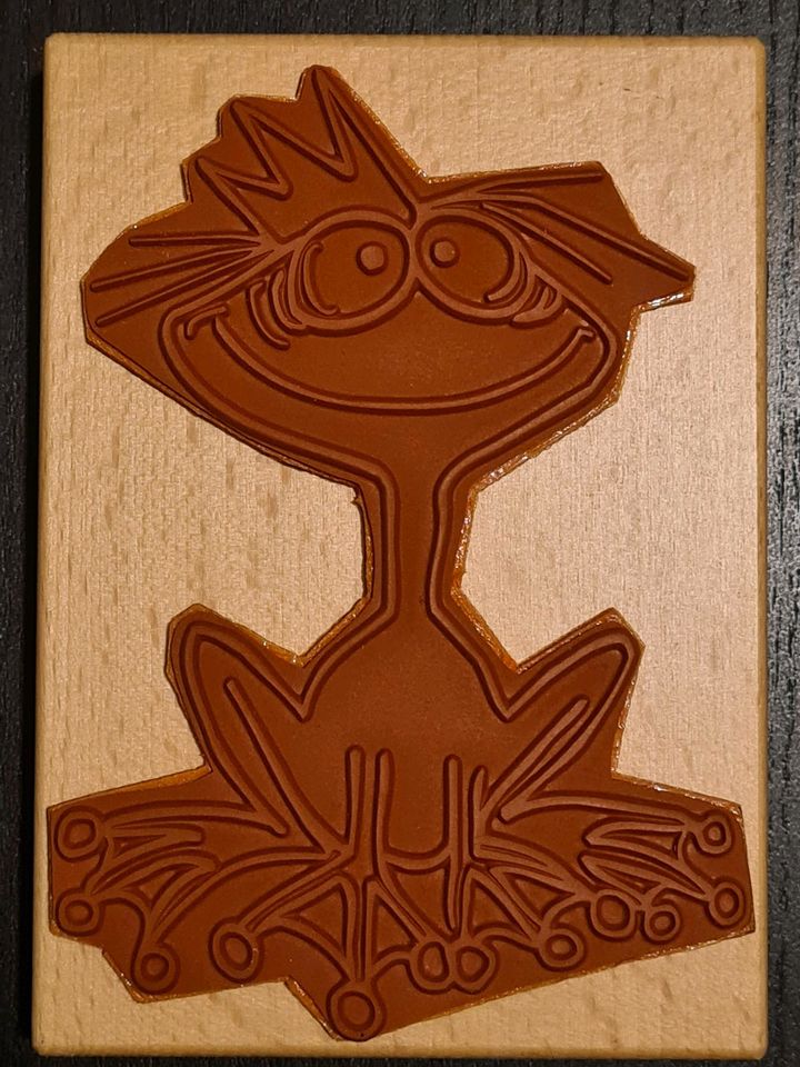 Riesiger Stempel „Froschkönig“ von Heindesign in Weiterstadt